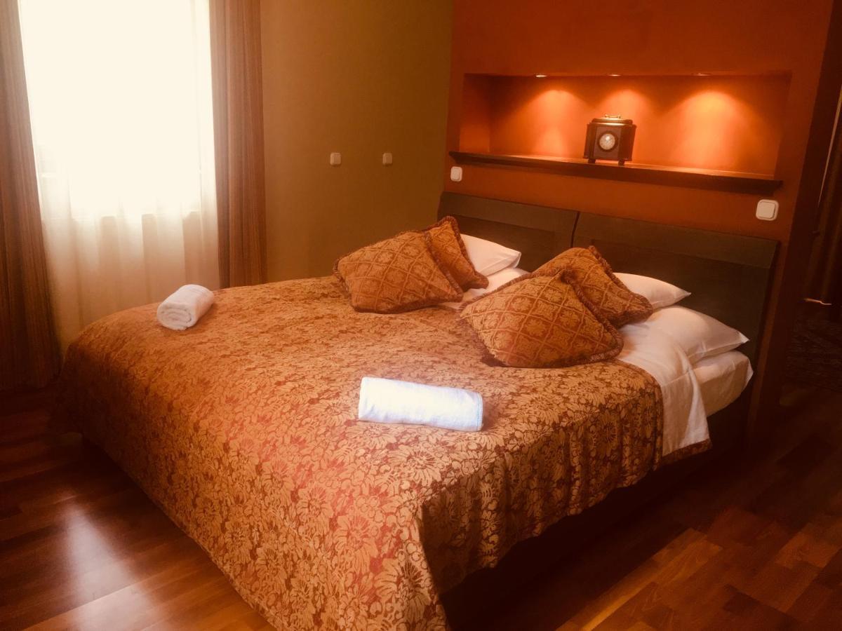 Hotel Haz Az Erdo Szelen Bánk Exterior foto